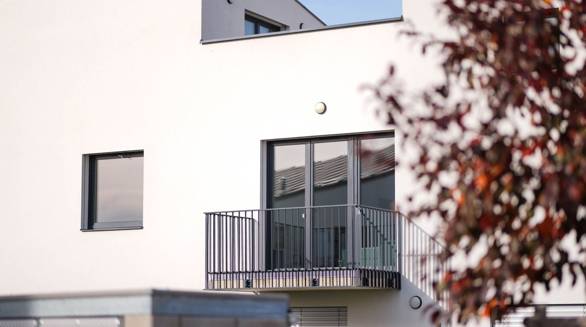 Balkon apartmánu zvenku